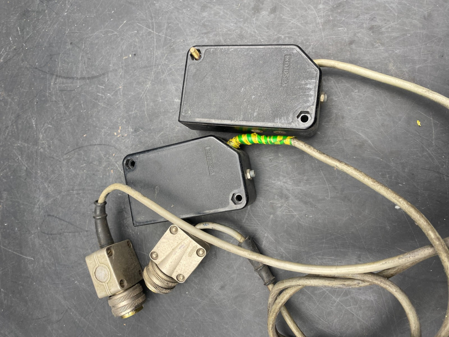 LOT OF 2 VISOLUX SENSOR - KLR Automation