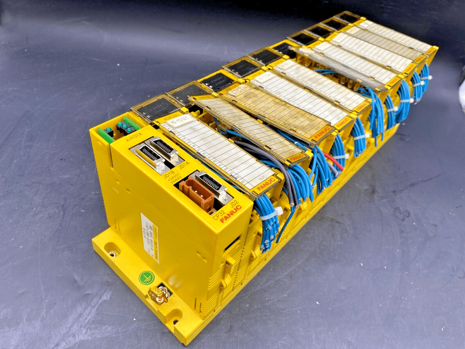 FANUC SLOT BASE AIF01A + AID16D + 9x A0R16G - KLR Automation