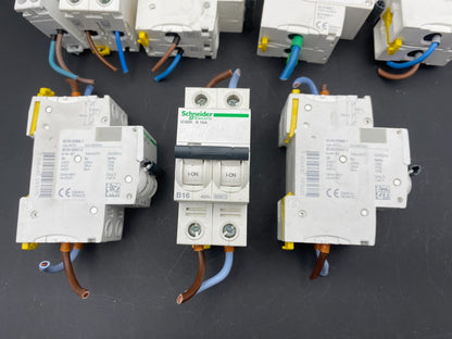 SET OF SCHNEIDER ELECTRIC IC60N 4A 32A 16A ID 63A D CLIC C20 + SCHROFF KTS 011