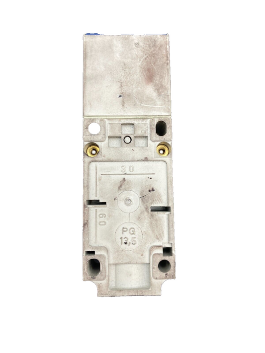TELEMECANIQUE XS7-C40DA210 12-48V PROXIMITY SWITCH