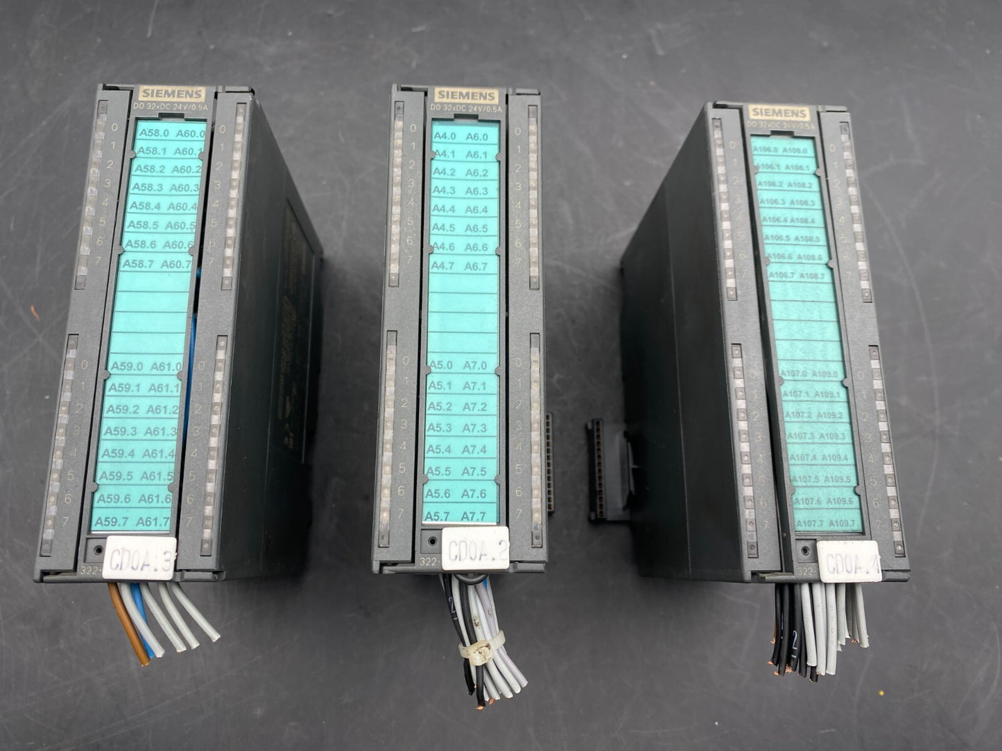 LOT OF 3 SIEMENS SIMATIC S7-300 DIGITAL OUTPUT MODULE 6ES7322-1BL00-0AA0