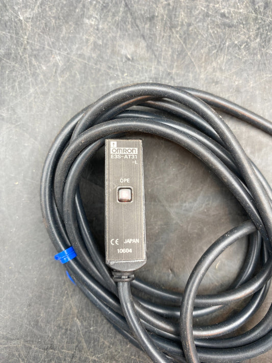 OMRON E3S-AT31-L + E3S-AT31-D CAPTEUR PHOTOELECTRIC