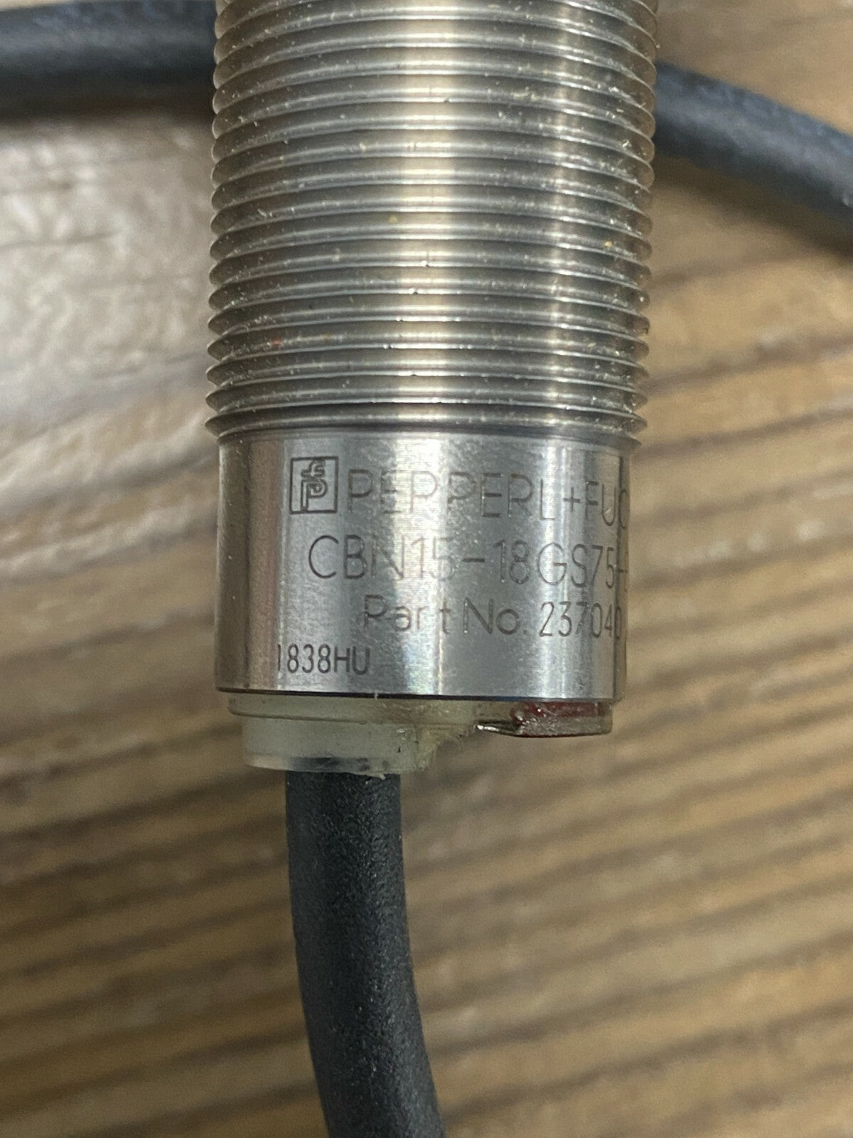 Détecteur capacitif CBN15-18GS75-E2-V1 Pepperl + Fuchs 