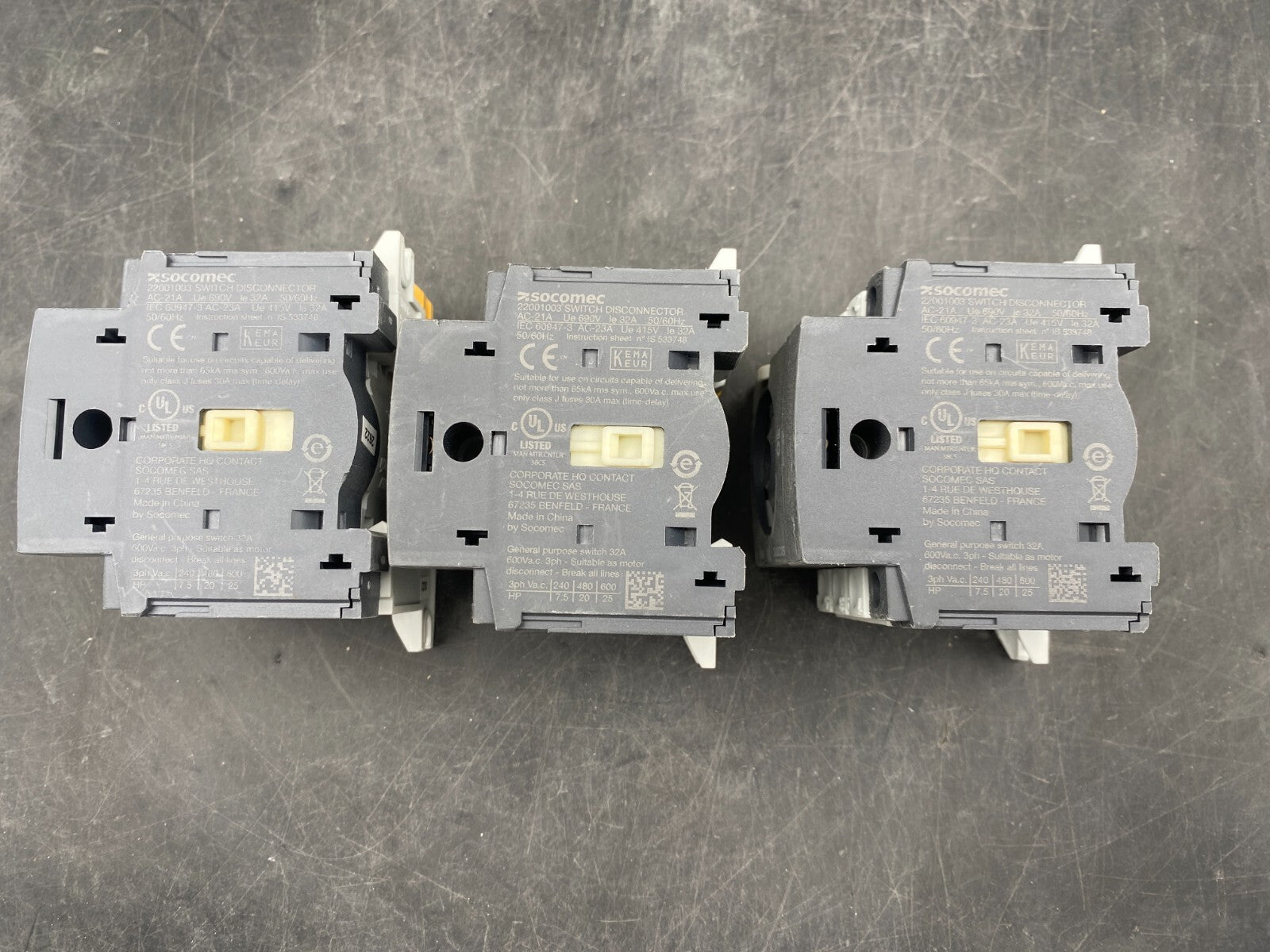 LOT DE 3 SOCOMEC INTERRUPTEUR SECTIONNEUR SIRCO 3P 20A 22003001+ 22001003 - KLR Automation