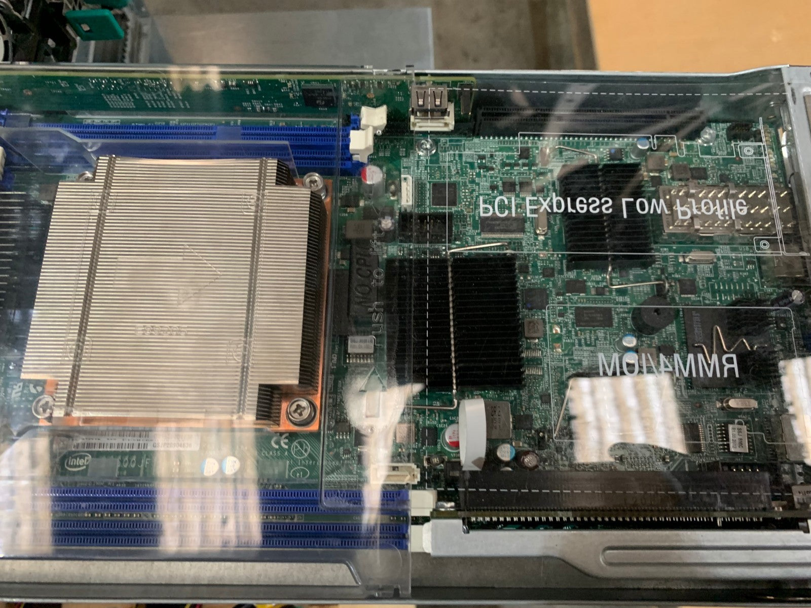 INTEL - SERVER BOARD SYSTEM H2312JFQJR SGL 2U 4 NODE 3.5IN 1200W PSU Chassis 