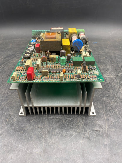 LENZE TYPE 472 E 6/7010/0621 380V REGULATEUR DE VITESSE