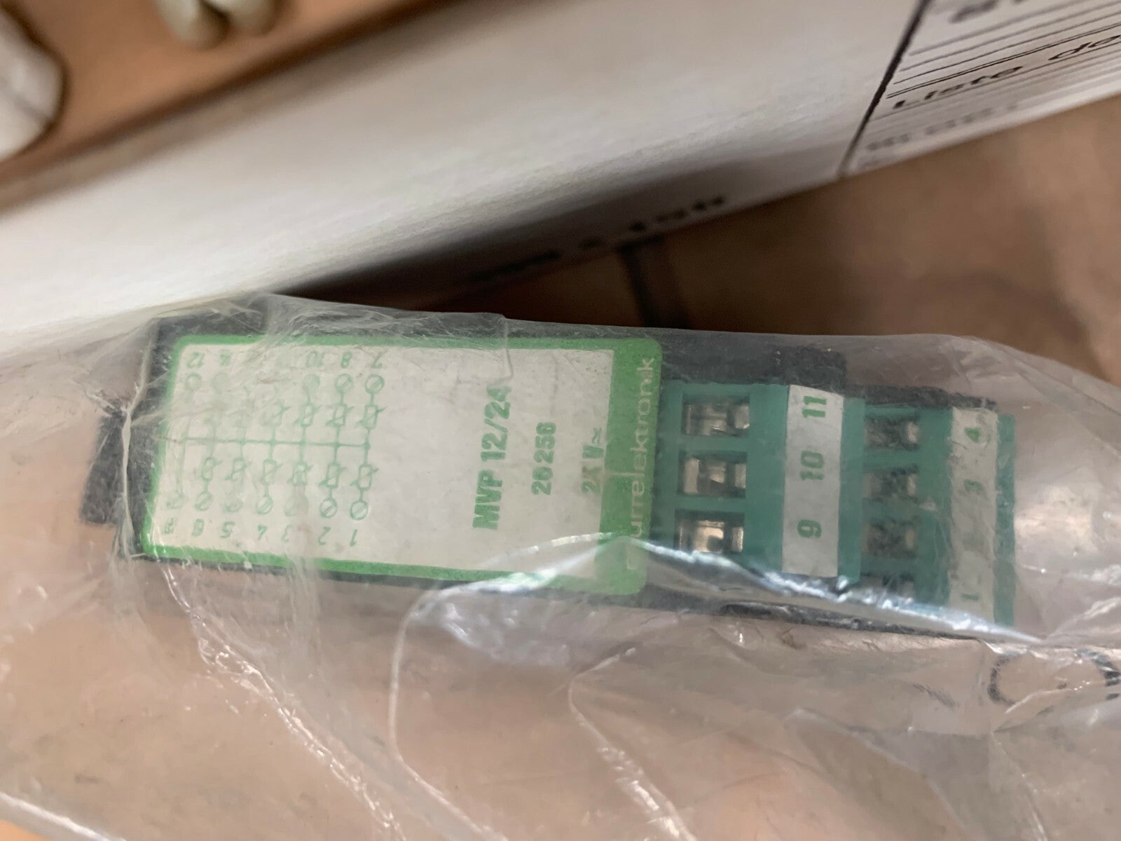 MRC 8/022 + MRC 12/24 . Module d'antiparasitage pour contacteur 