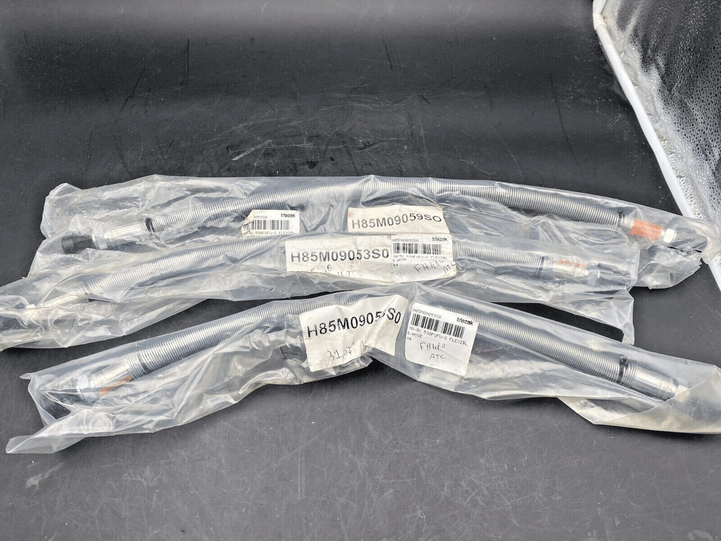 LOT OF 3 MAZAK H85M09053S0 70 - 9X 530FUFU - S FLEXIBLE HOSE - KLR Automation