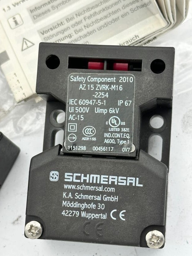 1pc x SCHMERSAL SAFETY INTERLOCK SWITCH AZ 15 ZVRK-M16-2254 Ui 500V Uimp 6Kv