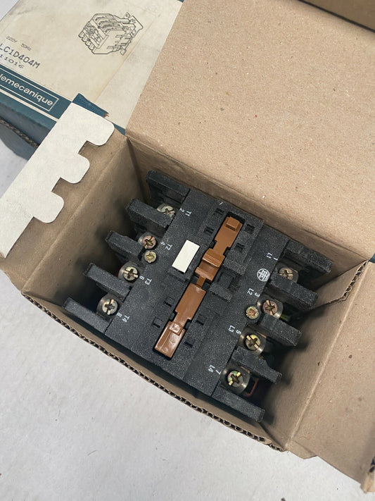  1 pc x Telemecanique schneider LC1D404M LC1-D404