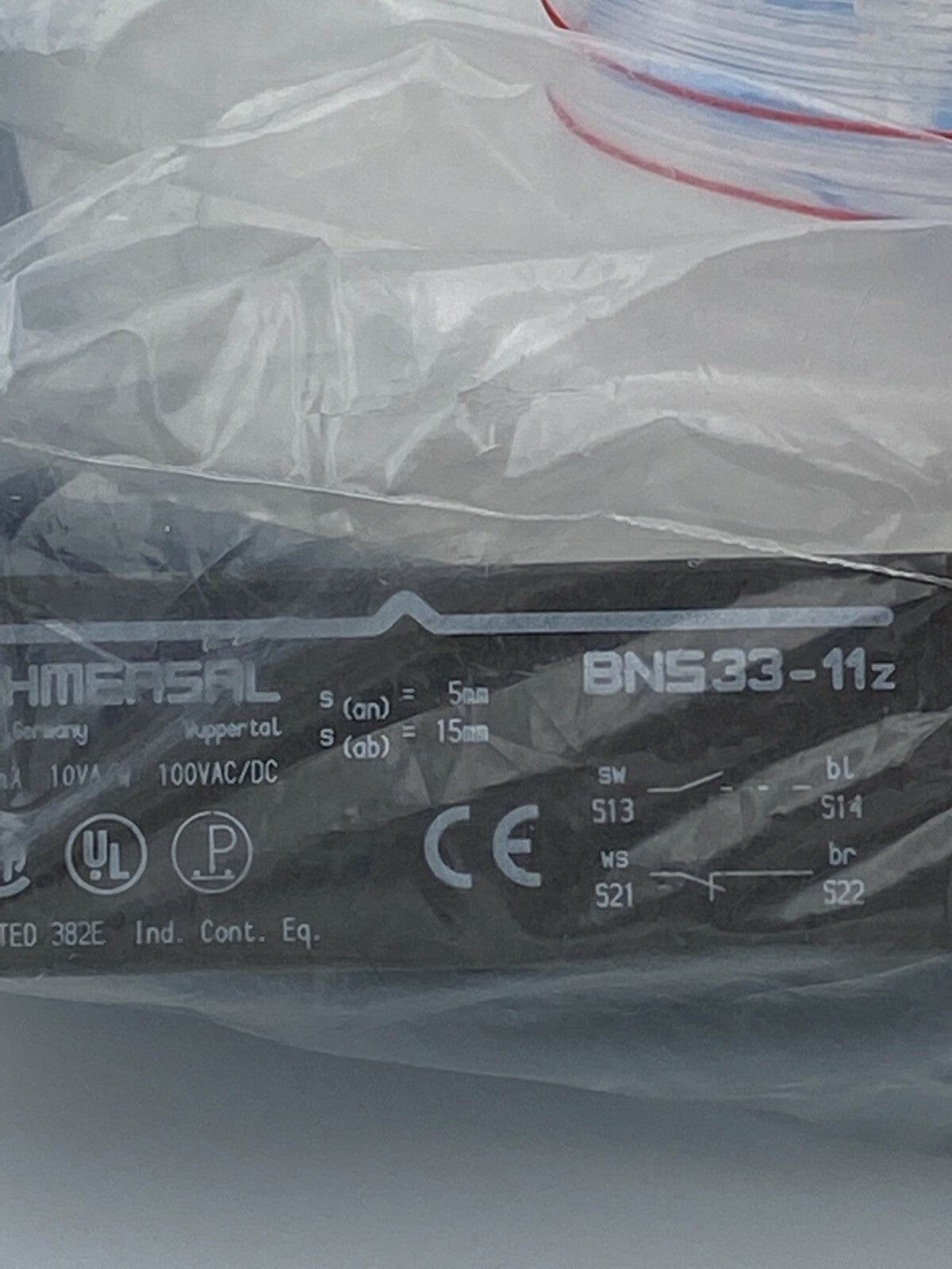 Schmersal BNS33 - 11z Magnetic Safety Switch ac/dc BNS 33 + cable - KLR Automation