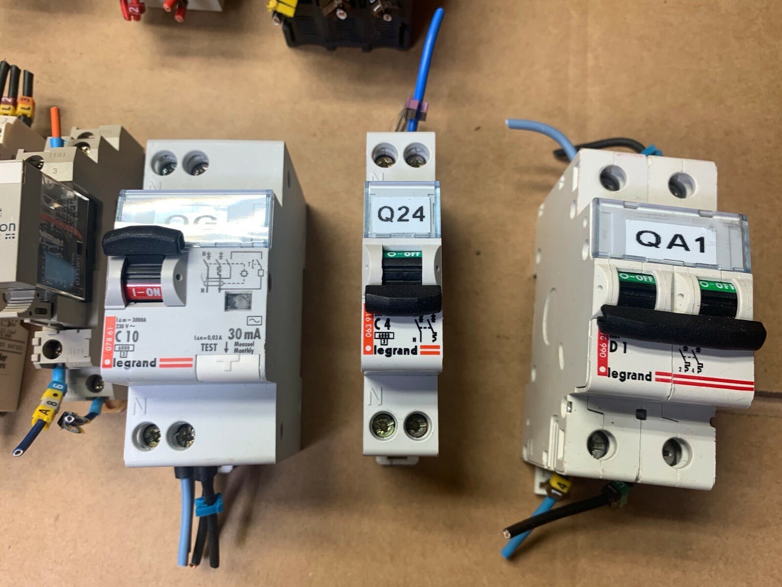 Lot de 12 pc x TELEMECANIQUE ...CAD32 + GV2ME07 +C60N + GK1 Contactor - KLR Automation