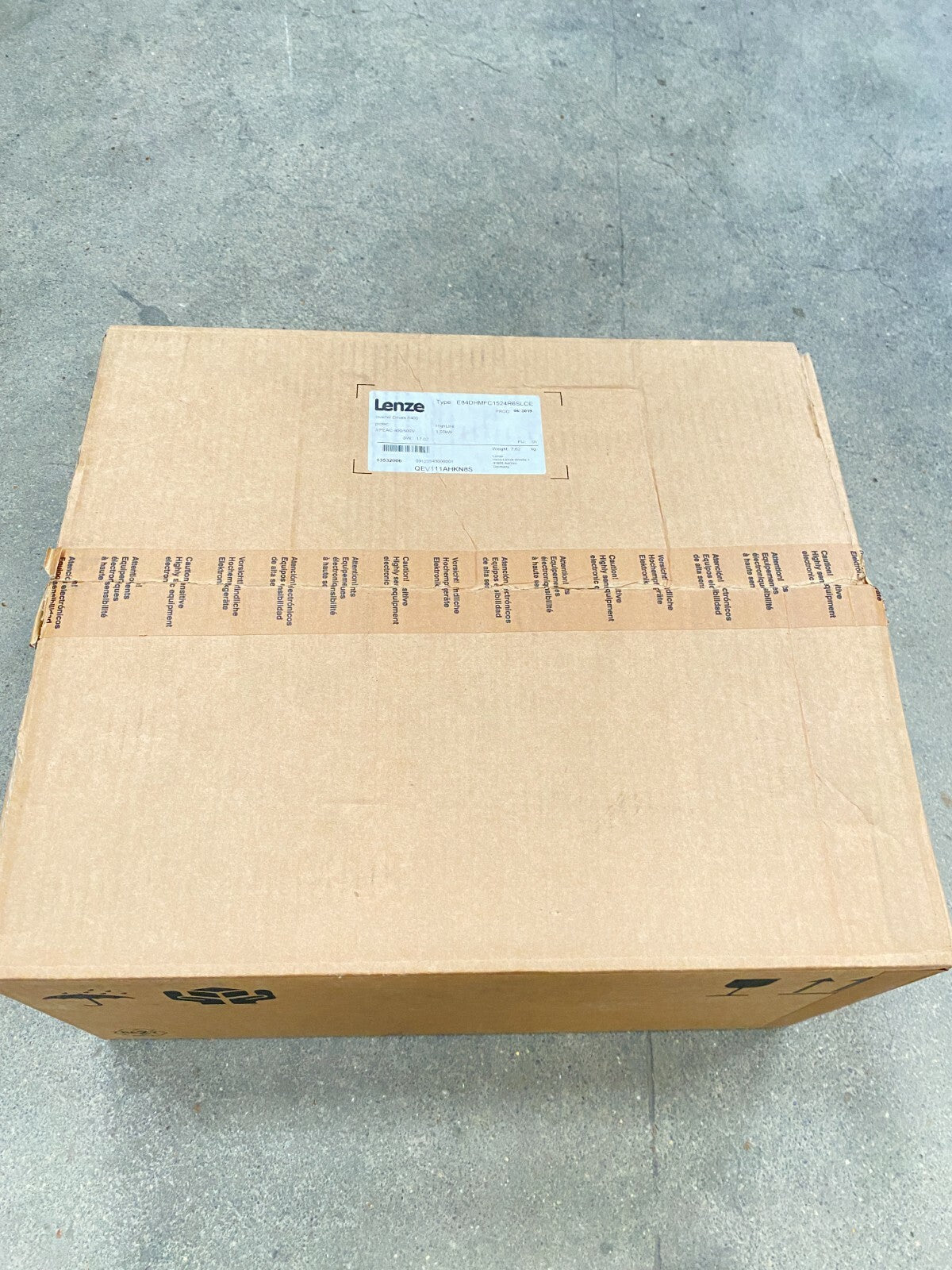 Lenze 8400 protec Inverter Drives 1,50 kW E84DHMFC1524R6SLCE L - Fore Drives - KLR Automation
