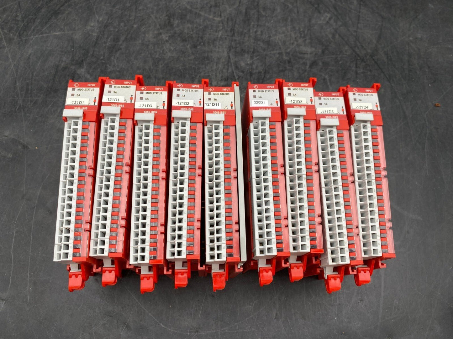 1 pc x ALLEN - BRADLEY Compact5000 DC intput Module 5069 - IB8S etat comme neuf - KLR Automation