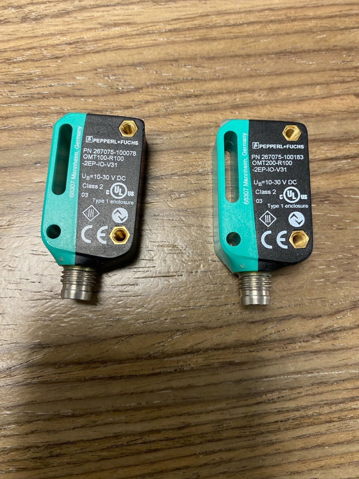 1pc x Télémètre OMT100 - R100 - 2EP - IO - V31 Pepperl + Fuchs - KLR Automation
