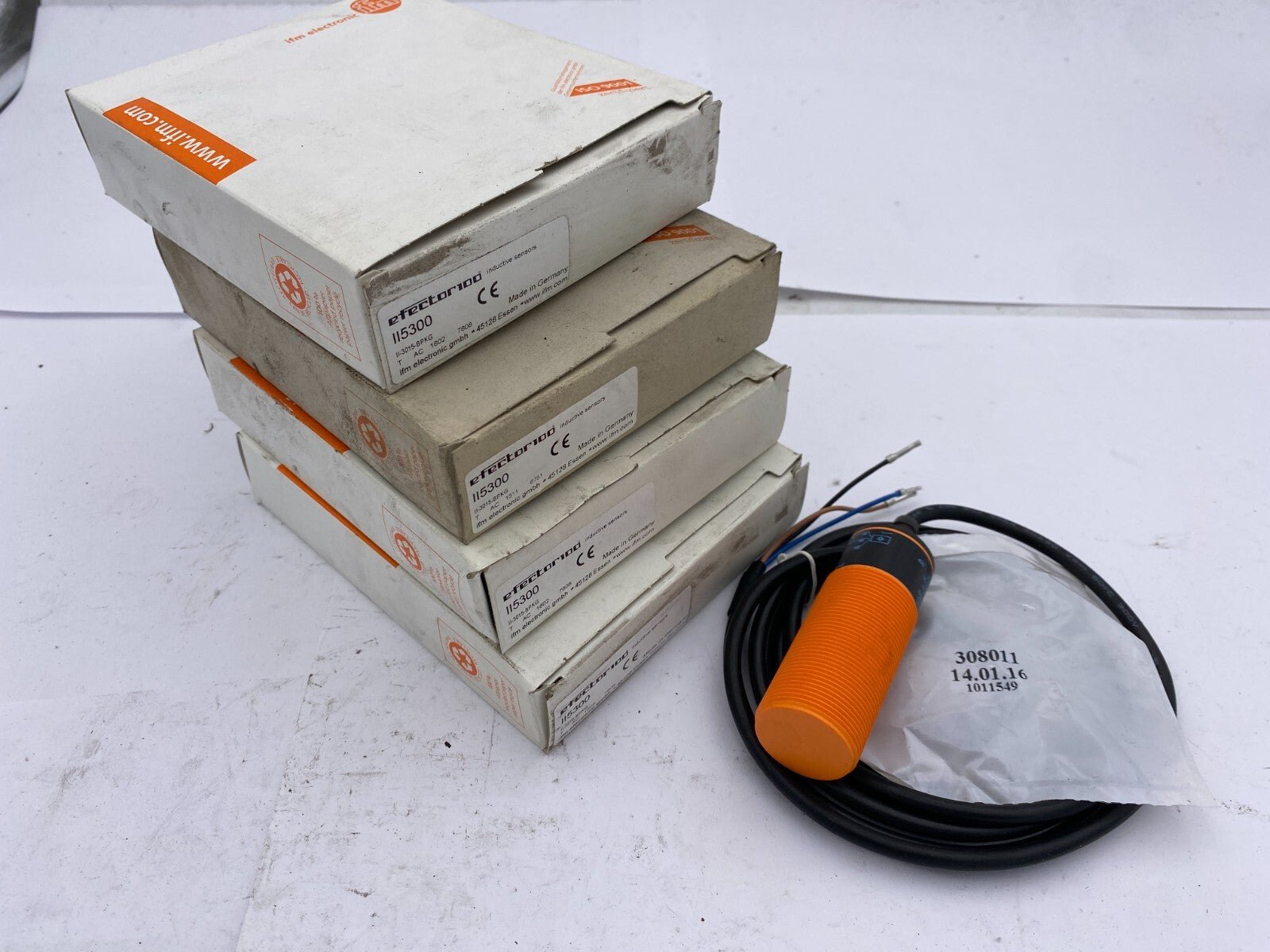 1pc x IFM ELECTRONIC II5300 II - 3015 - BPKG INDUCTIVE SENSORS - KLR Automation