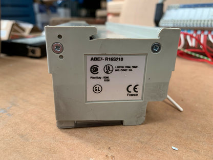 1 x .  TELEMECANIQUE ABE7 R16S210 TELEFAST RELAY
