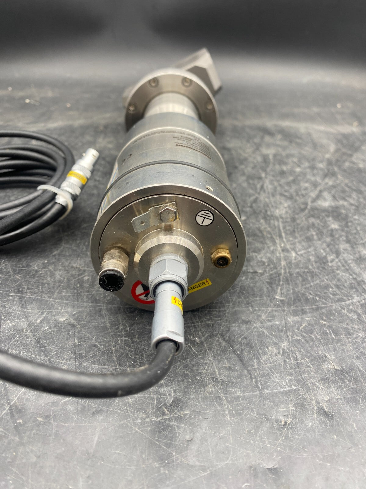 HERRMANN SONOTRODE 4 010 475 1:1.7 + 180813 ULTRASONIC CONV. + 213 981 1:2 - KLR Automation