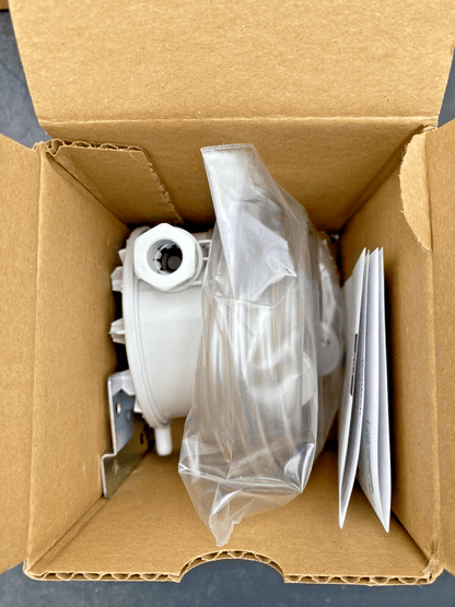 1pc x HUBA CONTROL 604.9010022 DIFFERENTIAL PRESSURE MANOSTAT 20/300PA - KLR Automation