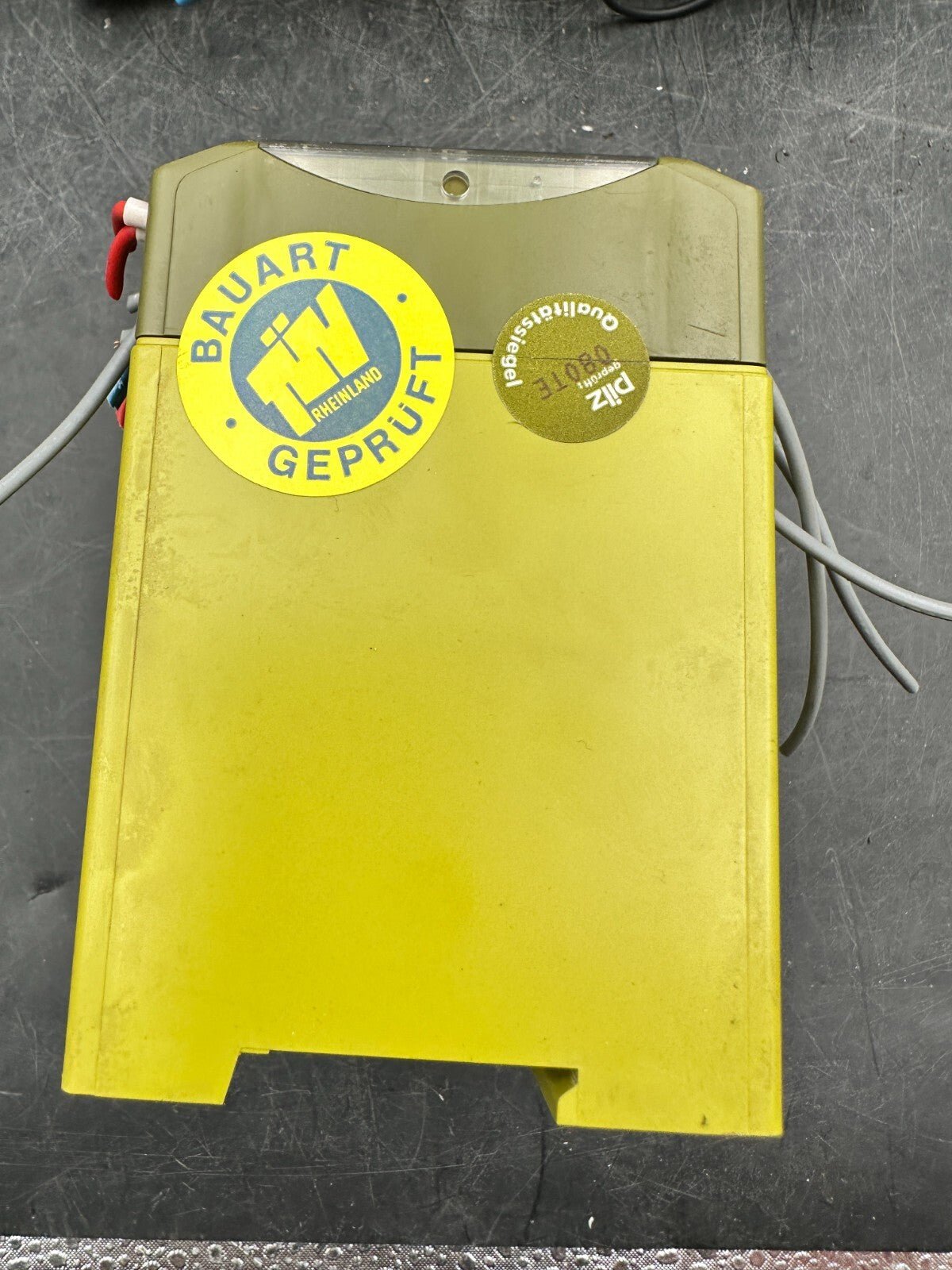 1 pc x Pilz PST3 110VAC S3 420233 - KLR Automation