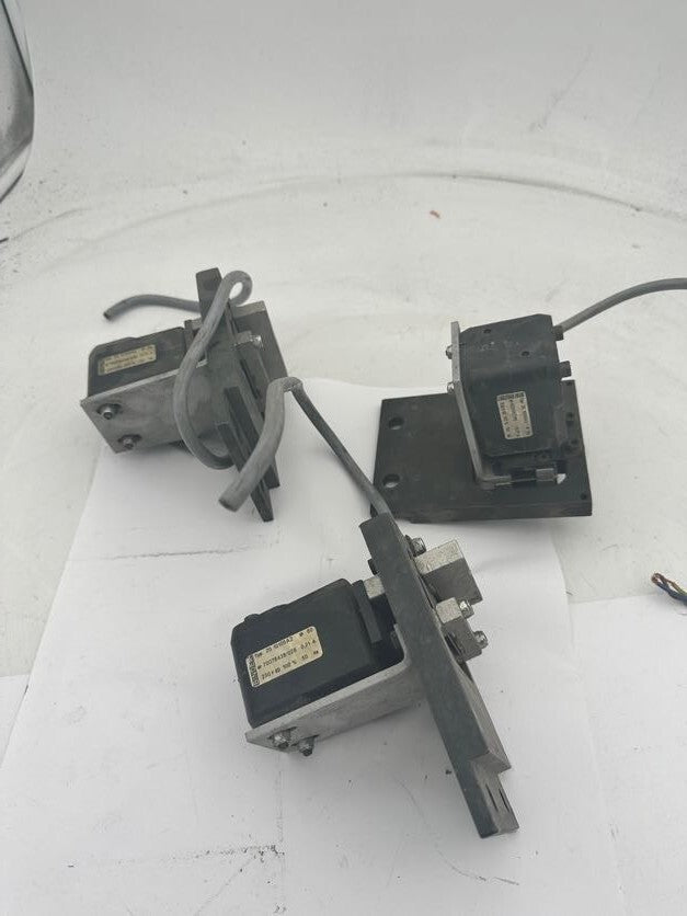 1pc x BINDER VIBRATOR TYPE 20 10105A2 IP 60 70076198/127 0.21A 230V 50Hz - KLR Automation