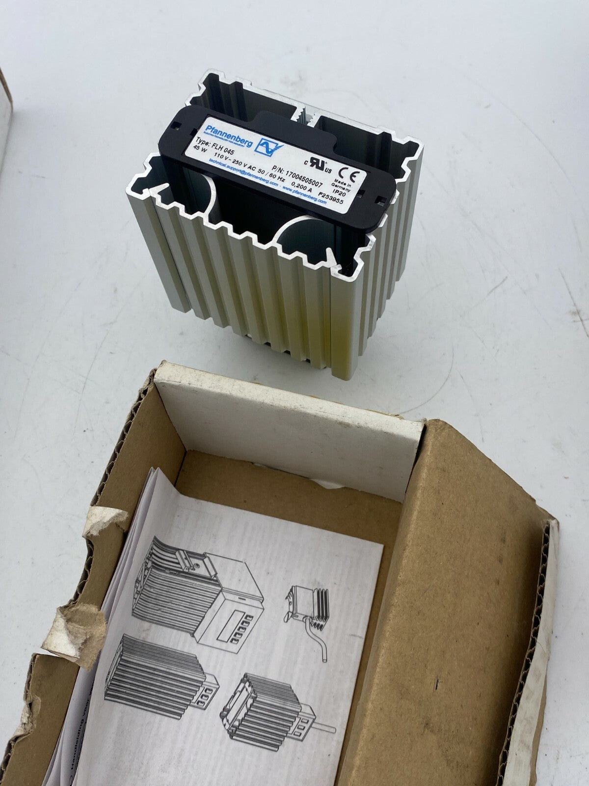 Pfannenberg Chauffage de boîtier 45W 50m³/h FLH045 17004505007