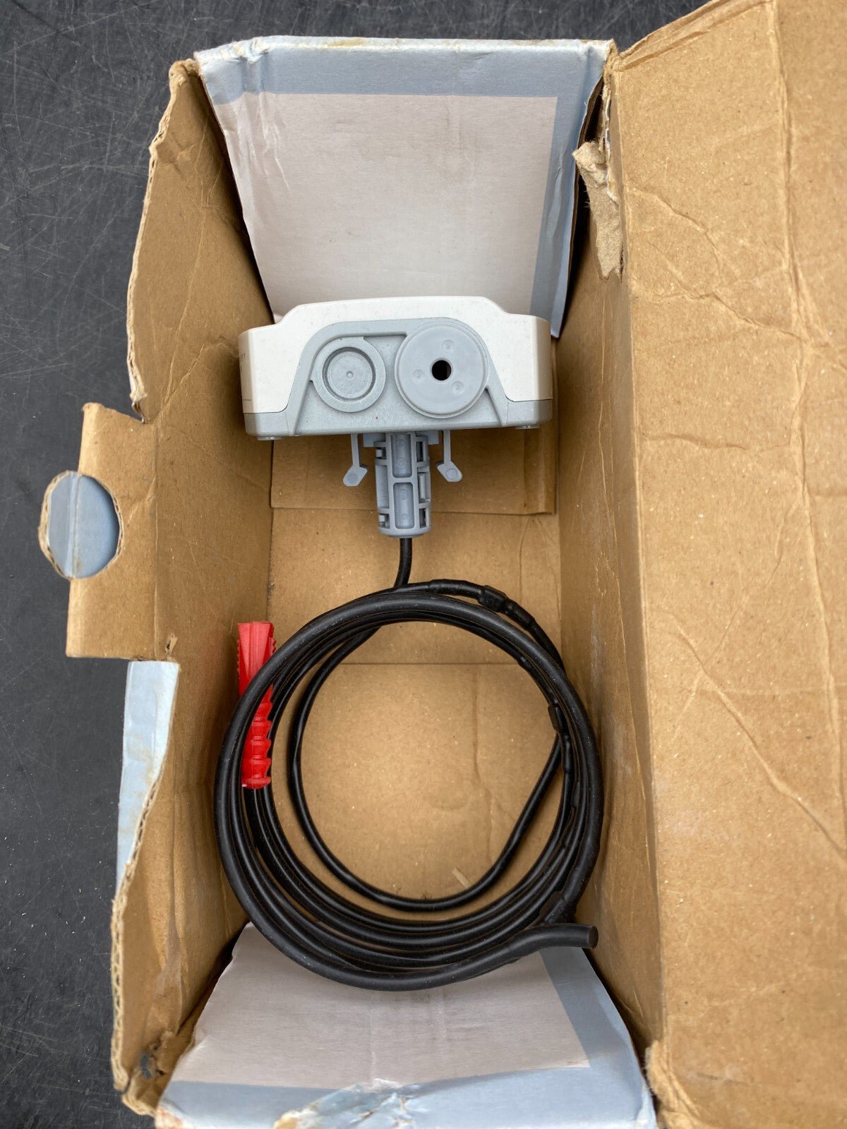 SIEMENS QAM2120.200 DUCT TEMPERATURE SENSOR - KLR Automation