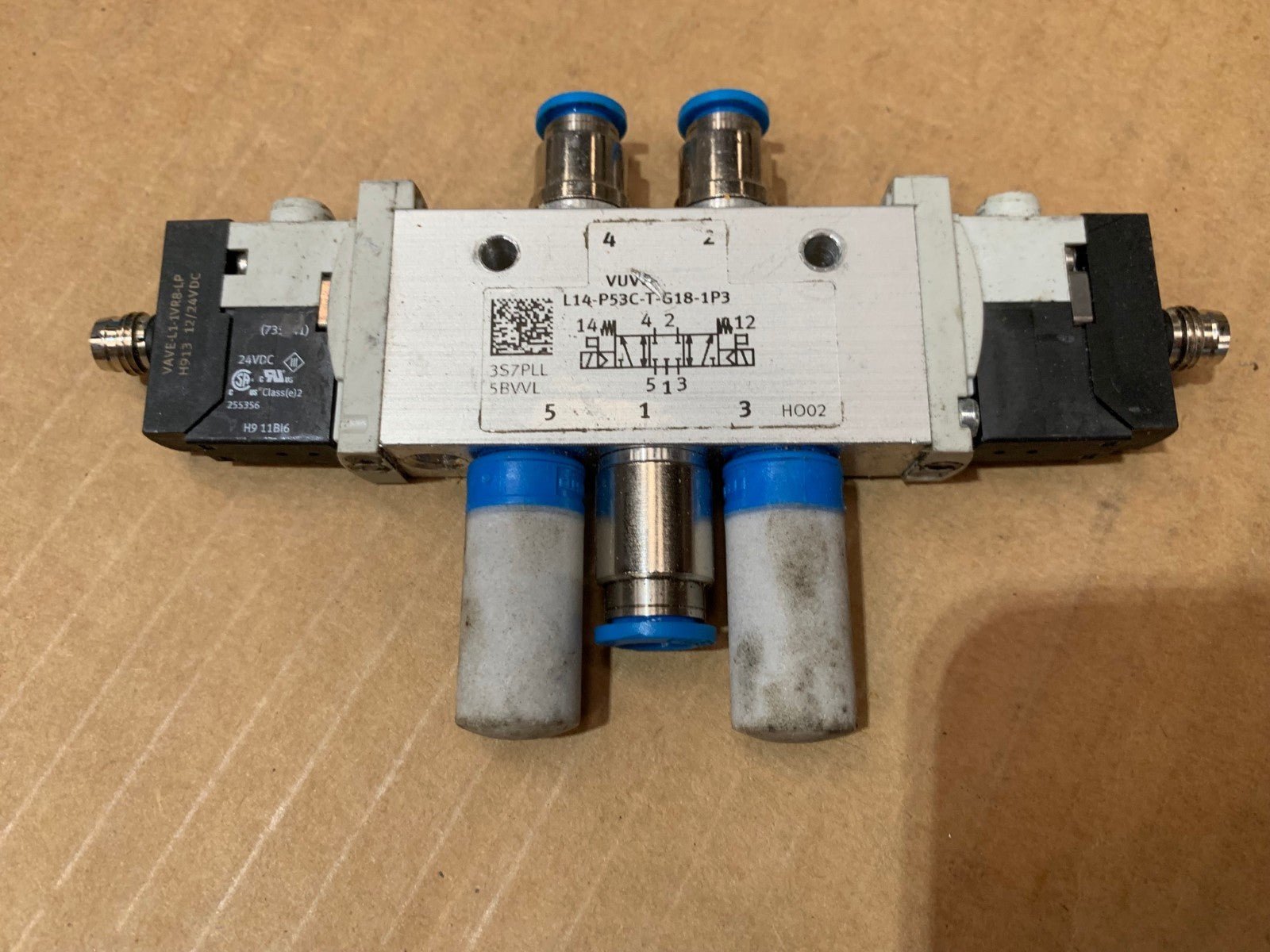 3 x Festo Solenoid valve VUVG - L14 - B52 - T - G18 - 1P3 566500 - KLR Automation