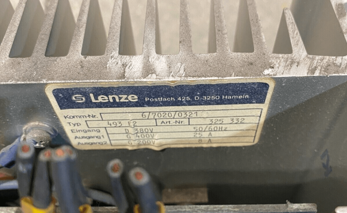 LENZE 4091 TT 18 N 1200 KOF 18TD 6/7020/0321 TYPE 493 E2 VARIATEUR DE VITESSE - KLR Automation