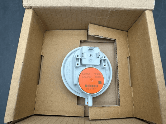ELM LEBLANC 87167619180 MANOSTAT DIFF 28kW GVB RPP - KLR Automation