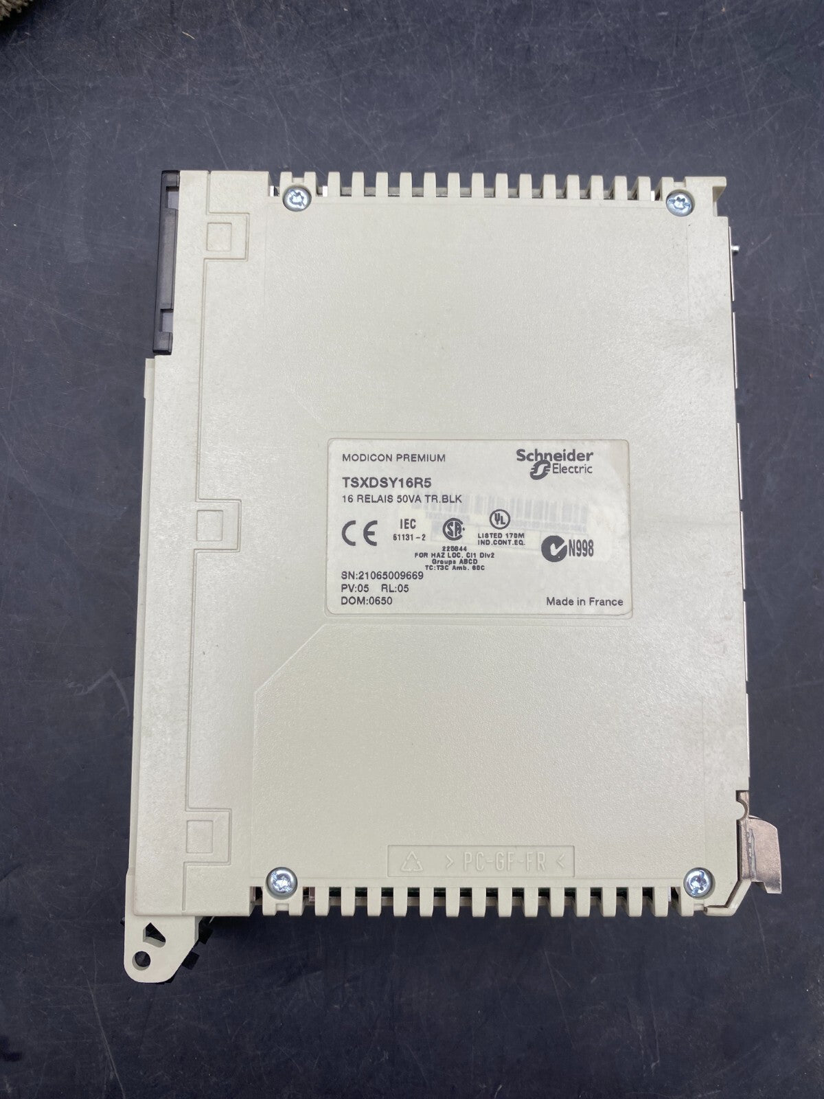 SCHNEIDER ELECTRIC TSXDSY16R5 OUTPUT MODULE 16 RELAIS 50VA TR BLK