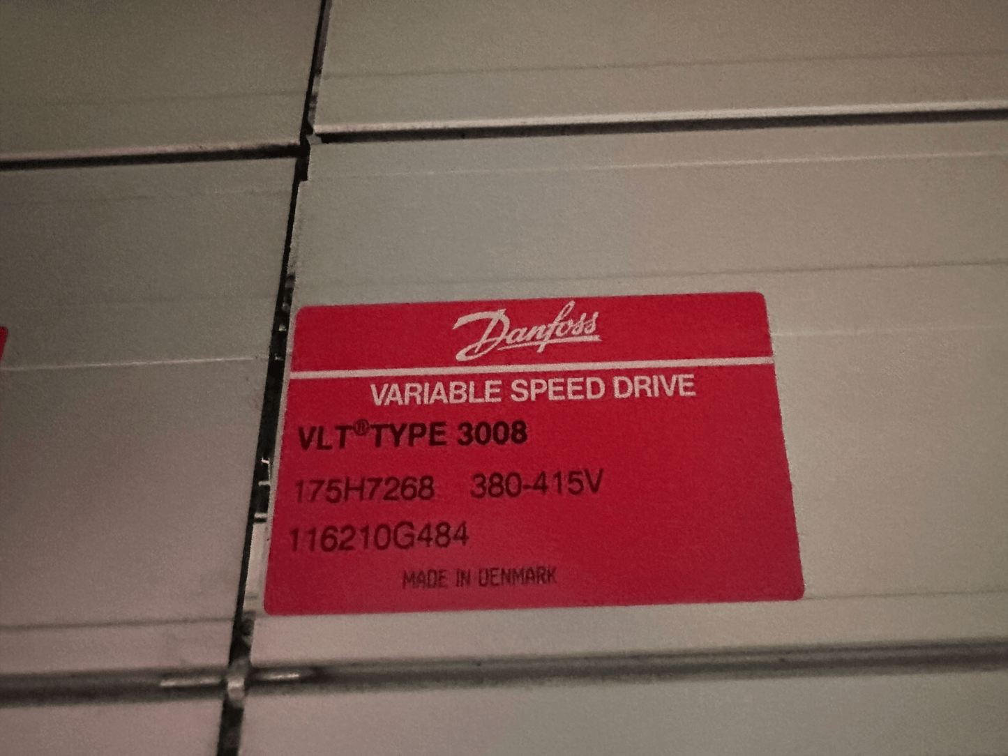 DANFOSS VLT TYPE 3008 175H7268 380 - 415V VARIABLE SPEED DRIVE + VLT BRAKE MODULE - KLR Automation