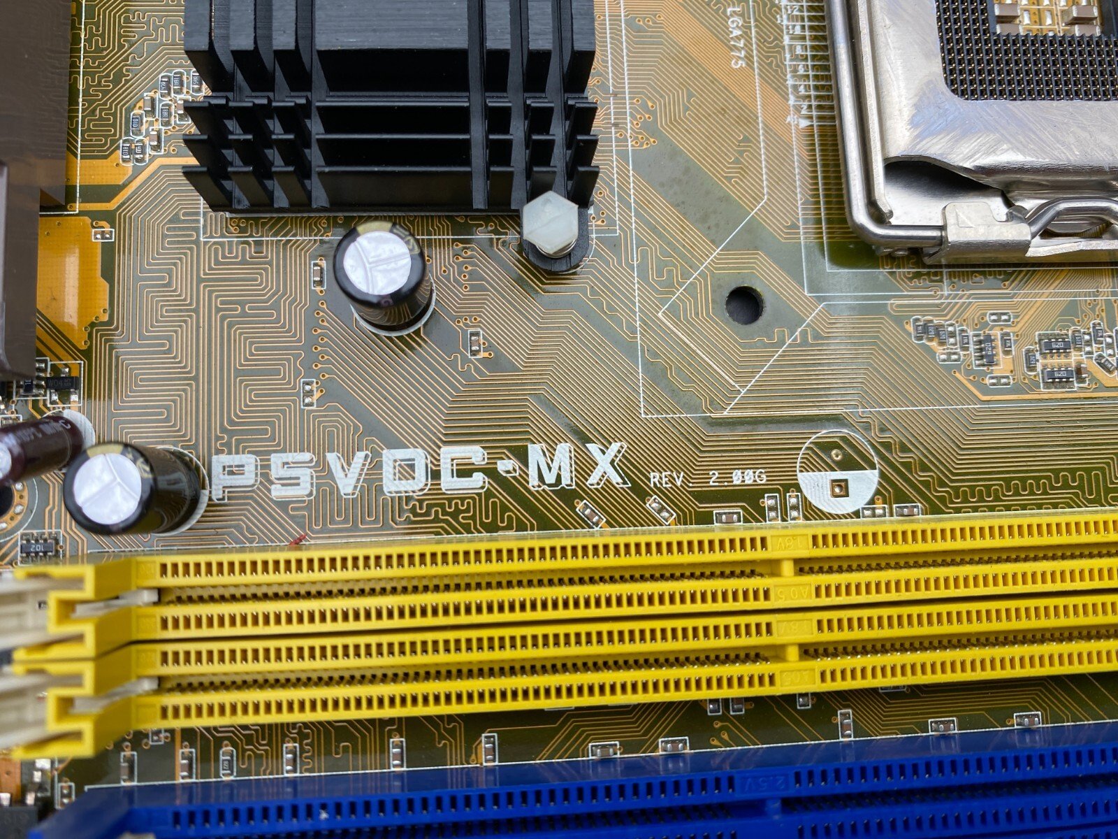ASUS P5VD2 - VM REV 1.00G CARTE MERE x1pc - KLR Automation