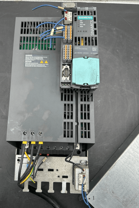 SIEMENS 6SL3210 - 1SE21 - 8AA0 + 6SL3040 - 0JA00 - 0AA0 + 6SL3203 - OCD22 - 2AA0 - KLR Automation