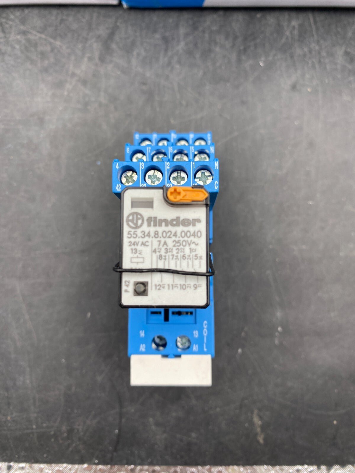 LOT OF 17 FINDER 94.04.SMA + RELAY SCHNEIDER ELECTRIC 55.34.8.024.0040 553480240 - KLR Automation