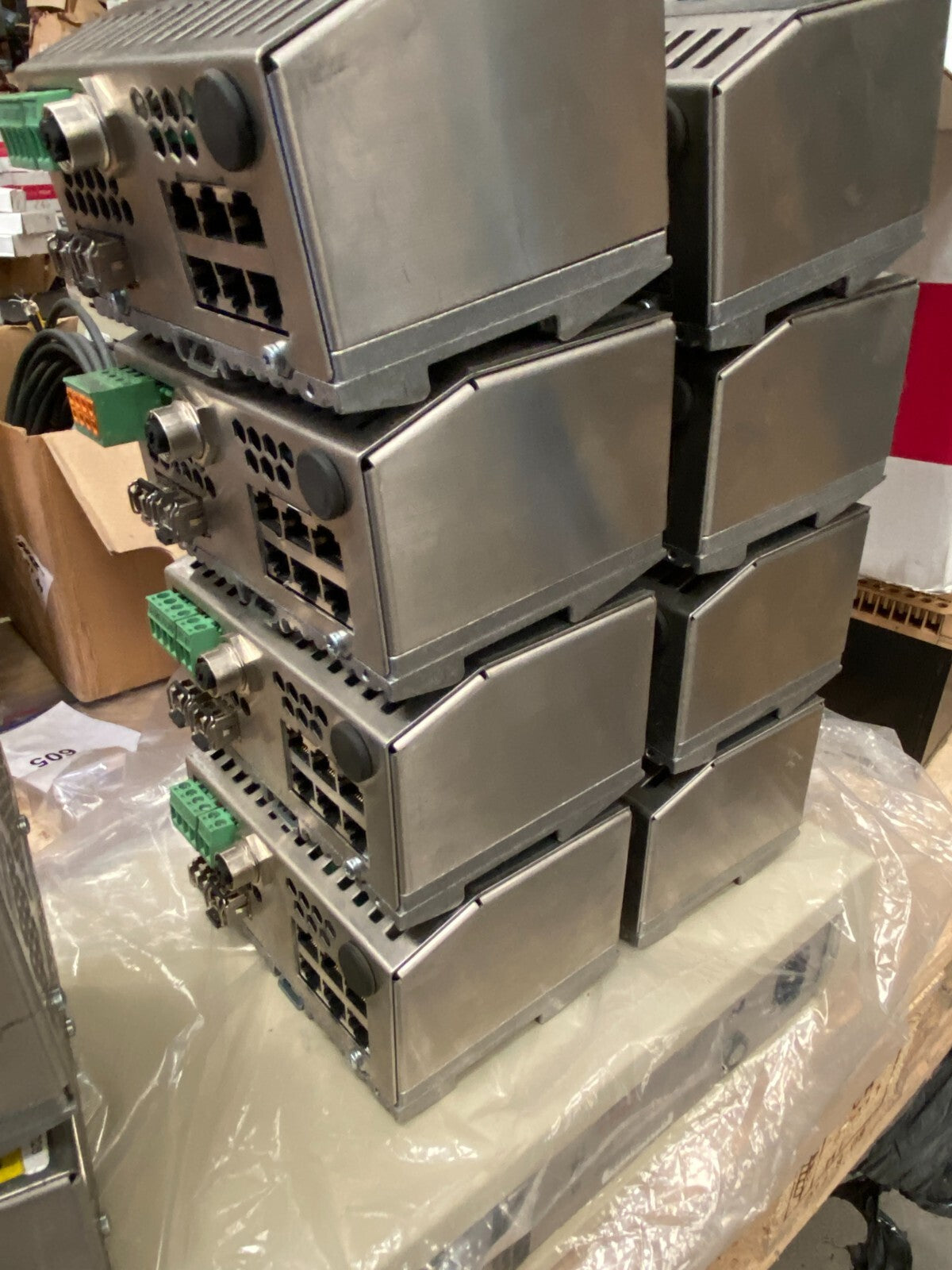 Phoenix Contact 2989323 - Industrial Ethernet FL SWITCH SMCS 6TX 2SFP