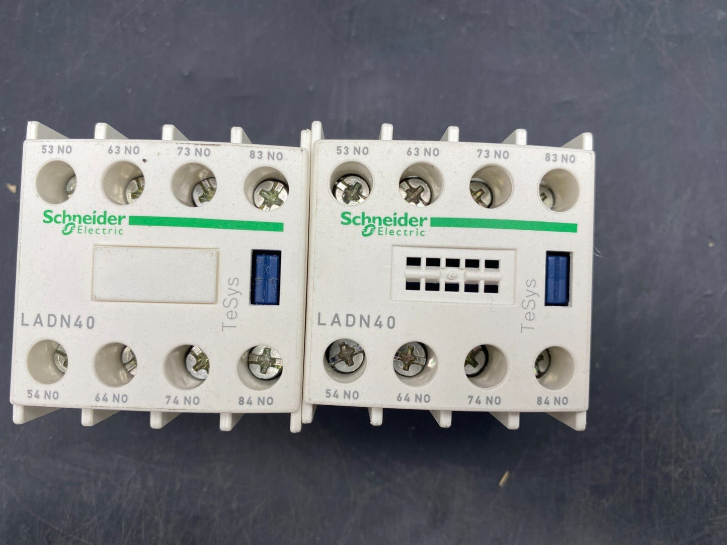 LOT DE TELEMECANIQUE SCHNEIDER ELECTRIC 5 x LADN04 2 x LADN40 4 x LADN20 - KLR Automation