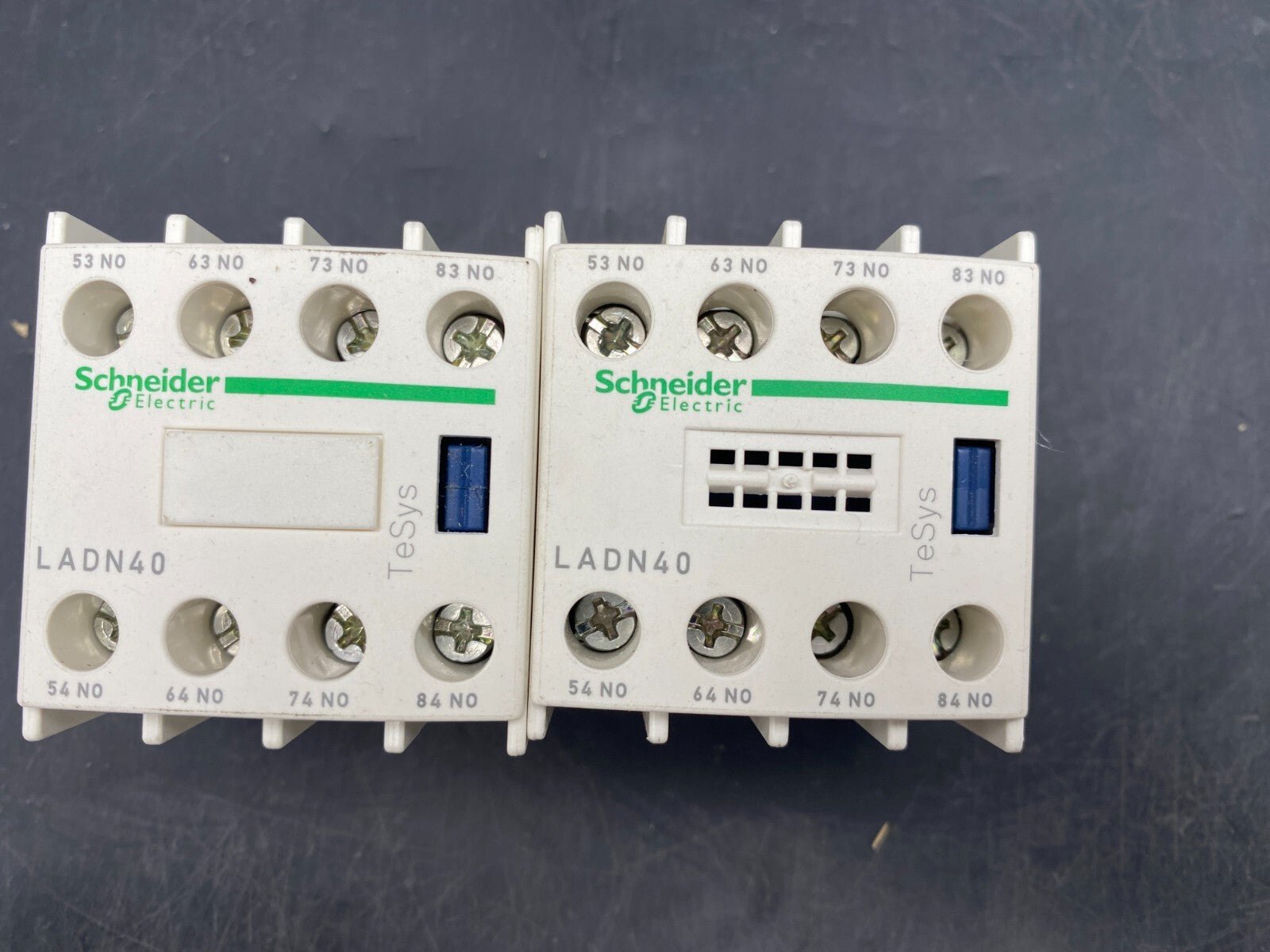 LOT DE TELEMECANIQUE SCHNEIDER ELECTRIC 5 x LADN04 2 x LADN40 4 x LADN20 - KLR Automation
