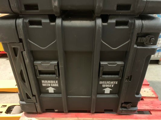 SKB Cases   Deep   Roto Molded Deep Rack Case  etanche militaire ..see photo 