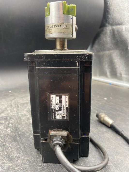 OMRON R88M-U75030HA-S1 AC SERVOMOTOR 750W 200V 4.4A 2.39 Nm 3000r/min x1pc