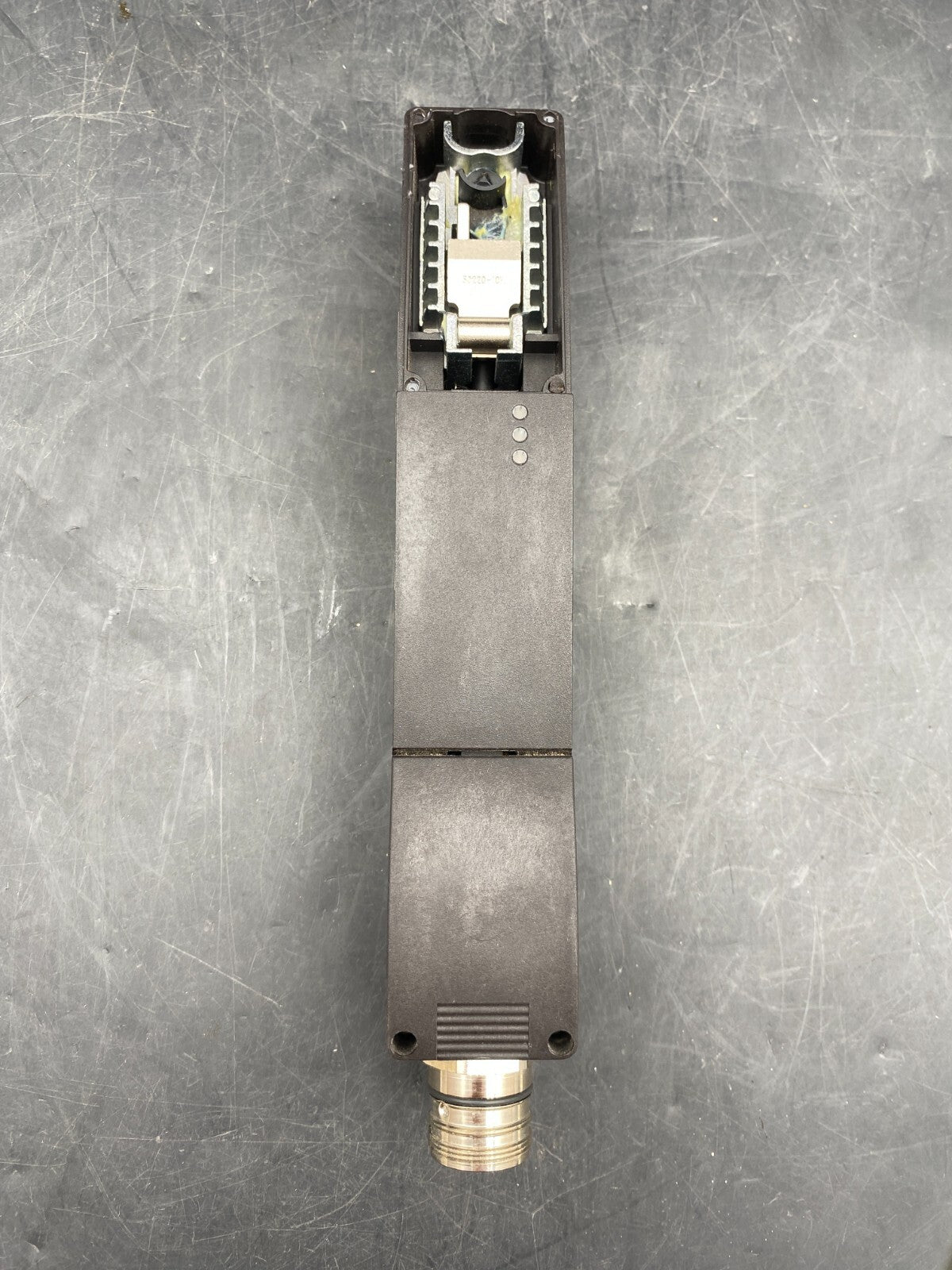1pc x SCHMERSAL AZM 200ST1 - T - SD2PA 24VDC SOLEINOID INTERLOCK - KLR Automation