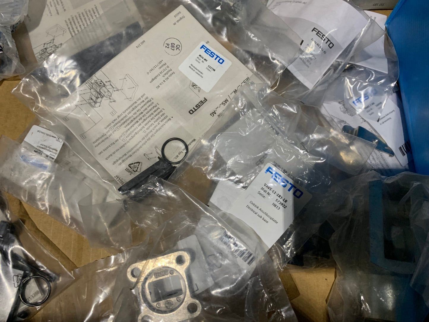 Gros lot Festo Module connector clevis rail Manifold Rod Mounting bracket - KLR Automation