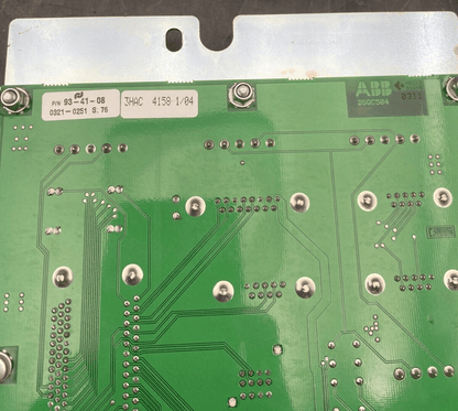 ABB DSQC 504 3HAC5689 - 1/04 CONNECTION BOARD - KLR Automation