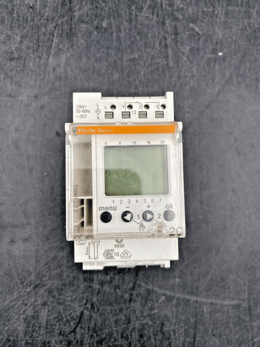MERLIN GERIN CCT16652 PROGRAMMABLE TIME SWITCH - KLR Automation