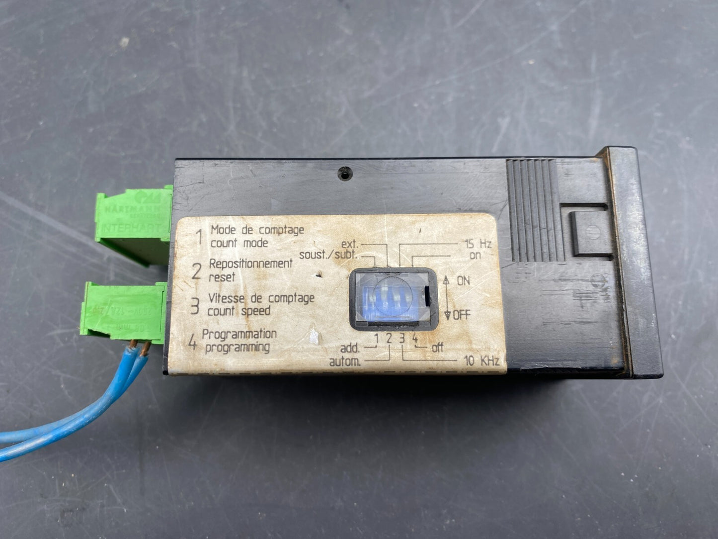 BAUMER IVO COUNTER 370.00.854 + TERMINAL BLOCKS HARTMANN