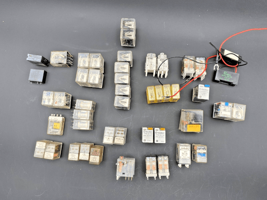 SET OF 73 RELAY OMRON MY2 - US - SV G2R - 14 MY4N KUHNKE 135A4 IDEO RY2S - U FINDER 55.3 - KLR Automation