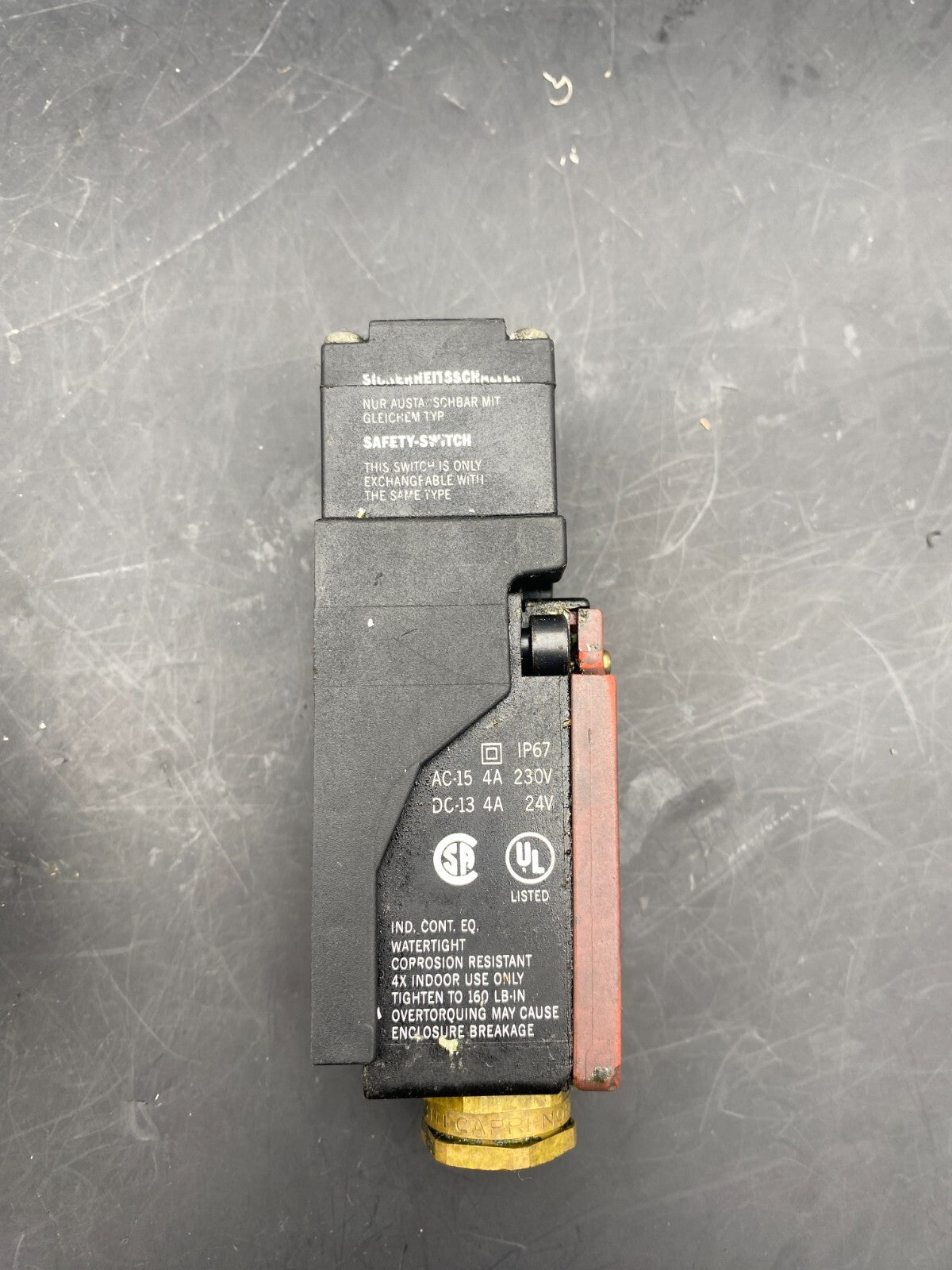 EUCHNER SAFETY SWITCH NP1 - 628 NP1628 - KLR Automation
