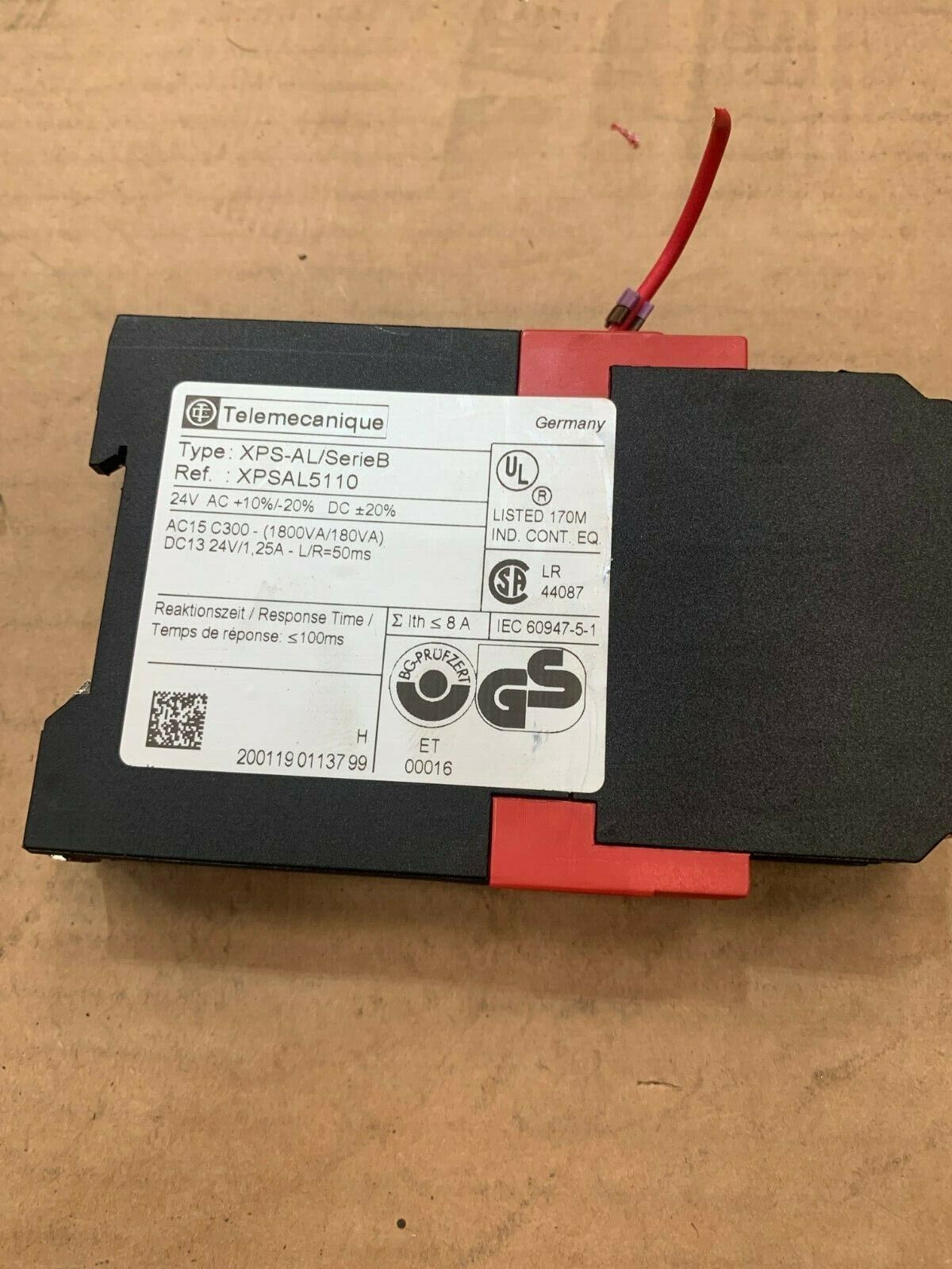 Telemechanique XPSAL5110 Safety Relay