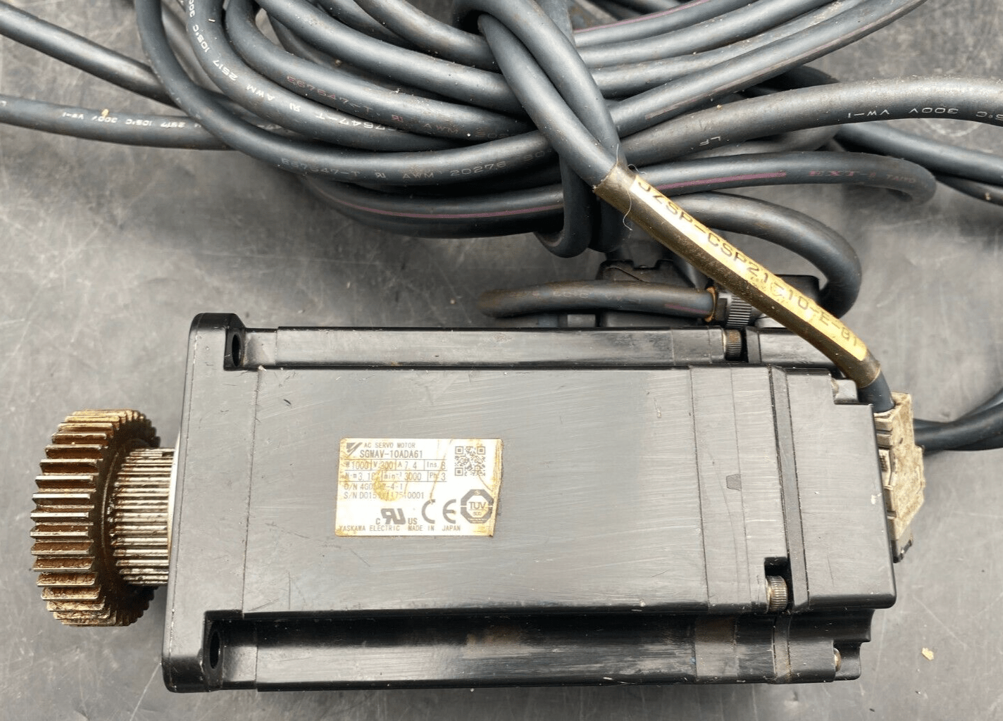OMRON SGMAV - 10ADA61 1000W 200V 7.4A 3.18 Nm 3000 tr/min 3PH + CABLE 10M x1pc - KLR Automation
