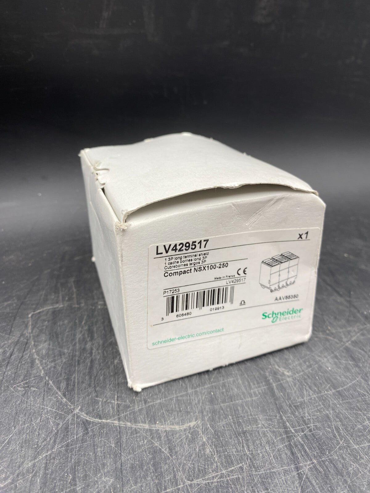NEW SCHNEIDER ELECTRIC LV429517 COMPACT NSX100-250 1 3P LONG TERMINAL SHIELD